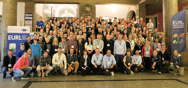 Abbildung 1: Gruppenfoto der Teilnehmerinnen und Teilnehmer des EURL Workshops für Pestizidrückstände 2025 in Freiburg Abbildung 1: Gruppenfoto der Teilnehmerinnen und Teilnehmer des EURL Workshops für Pestizidrückstände 2025 in Freiburg