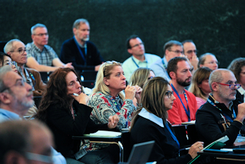 Abbildung 2: Publikum Abbildung 2: Publikum